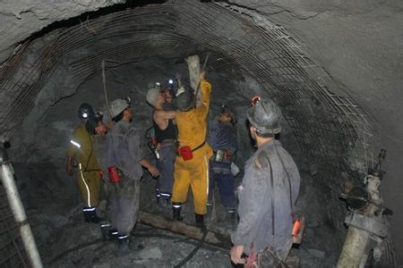 龙门镇工程爆破中的危险因素分析以及应对工程爆破危险的措施